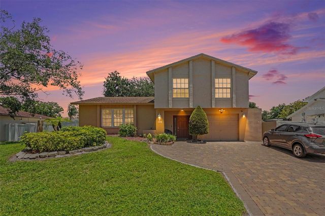 8206 VASSAR CIR, Tampa, FL 33634
