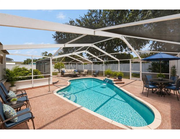 8206 VASSAR CIR, Tampa, FL 33634