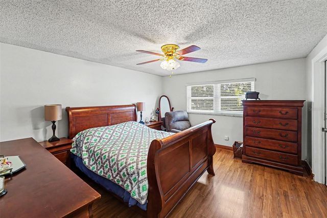 8206 VASSAR CIR, Tampa, FL 33634