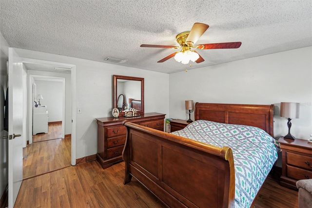 8206 VASSAR CIR, Tampa, FL 33634