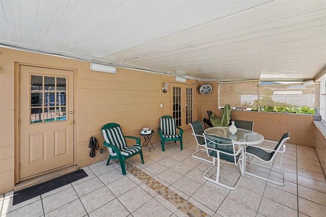 8206 VASSAR CIR, Tampa, FL 33634