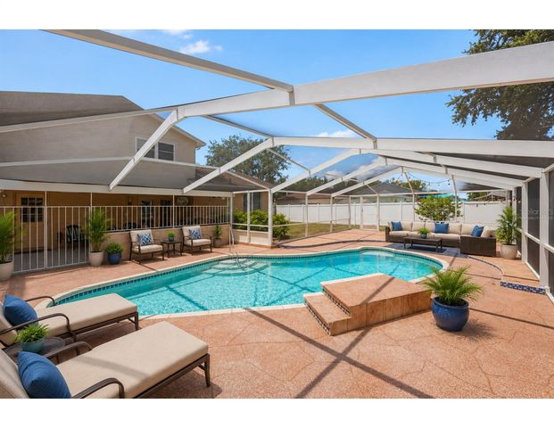 8206 VASSAR CIR, Tampa, FL 33634