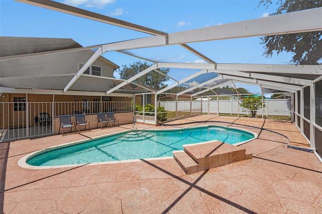 8206 VASSAR CIR, Tampa, FL 33634