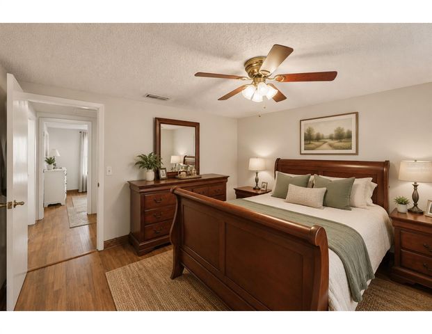 8206 VASSAR CIR, Tampa, FL 33634