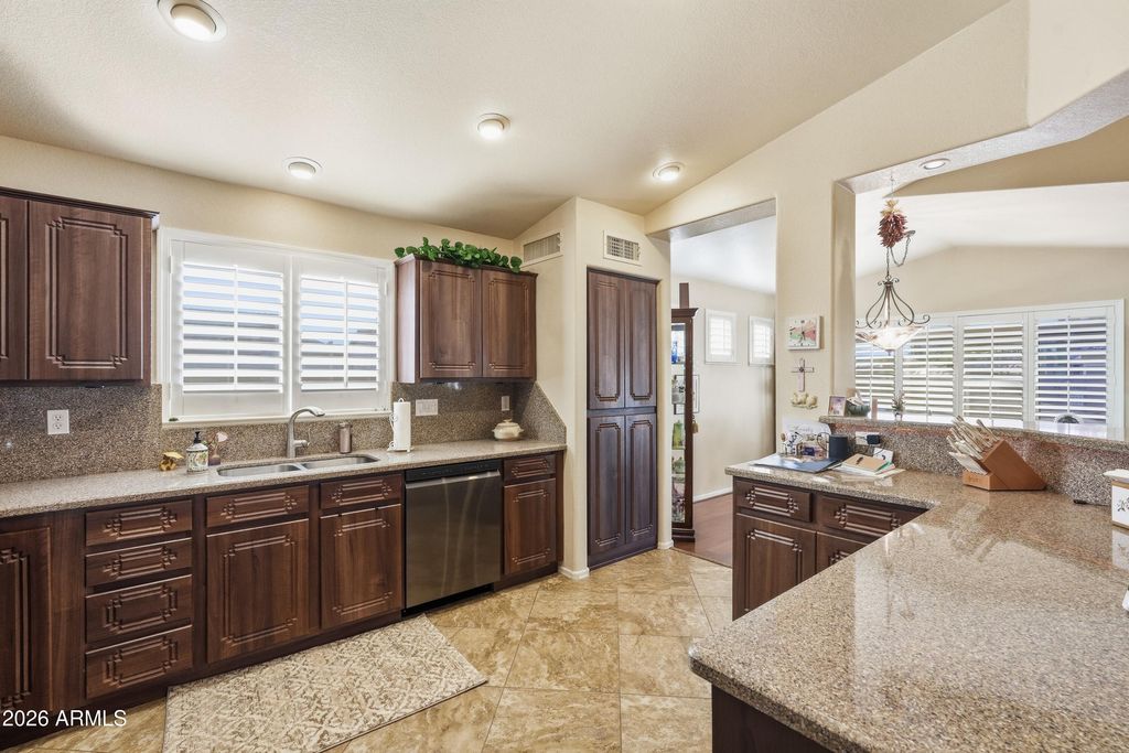 Image 10 of property listing at 20108 N 110TH Avenue, Sun City, AZ 85373