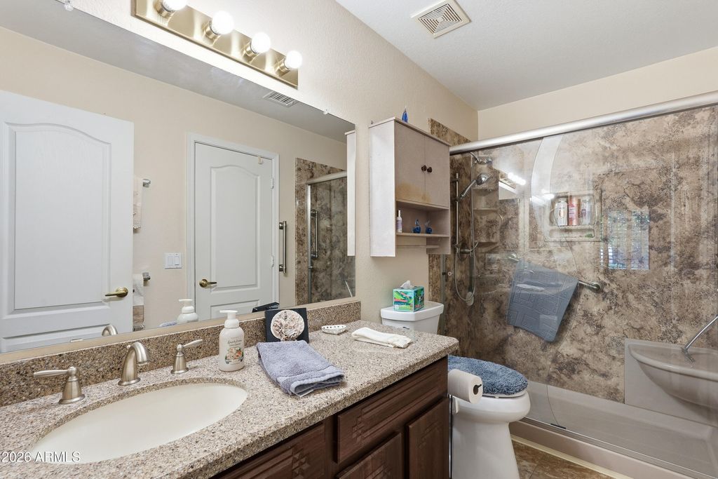 Image 15 of property listing at 20108 N 110TH Avenue, Sun City, AZ 85373