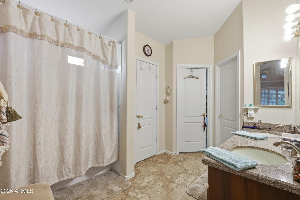 Image 18 of property listing at 20108 N 110TH Avenue, Sun City, AZ 85373