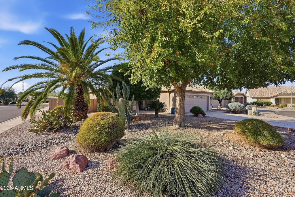 Image 2 of property listing at 20108 N 110TH Avenue, Sun City, AZ 85373
