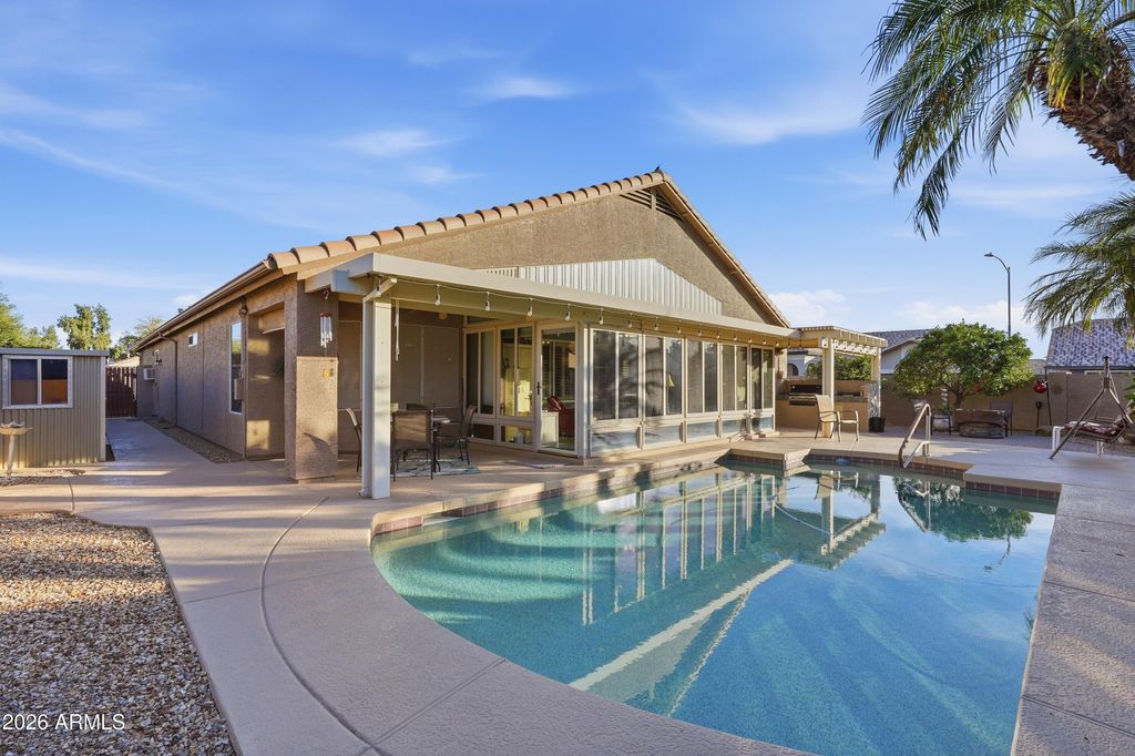 Image 21 of property listing at 20108 N 110TH Avenue, Sun City, AZ 85373