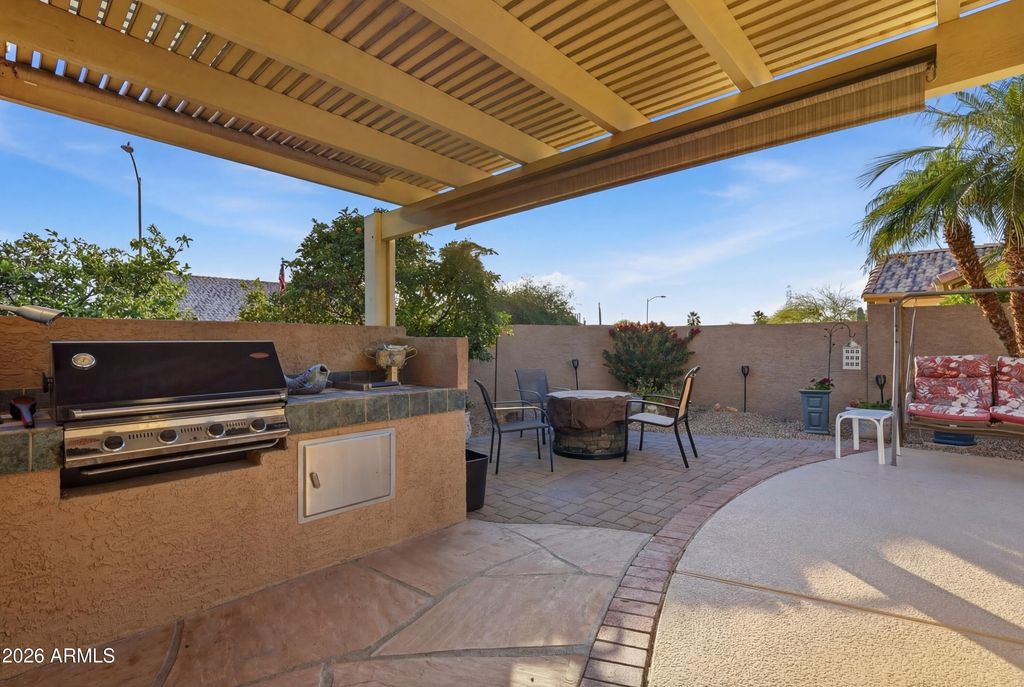 Image 22 of property listing at 20108 N 110TH Avenue, Sun City, AZ 85373