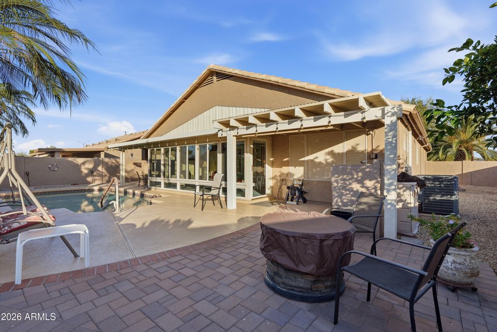 Image 23 of property listing at 20108 N 110TH Avenue, Sun City, AZ 85373