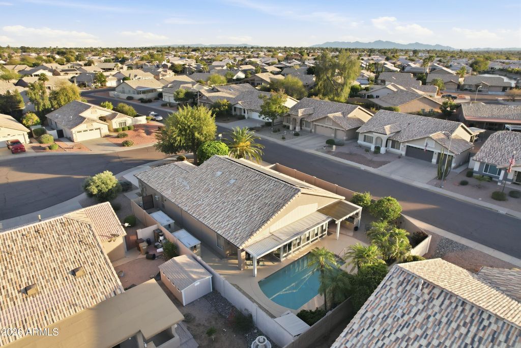 Image 3 of property listing at 20108 N 110TH Avenue, Sun City, AZ 85373