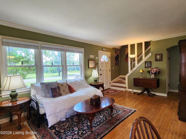 3011 Betty Ln, Louisville, KY 40205