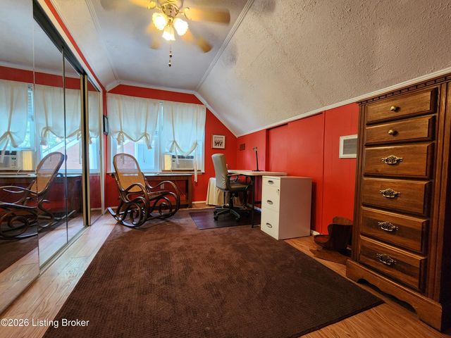 3011 Betty Ln, Louisville, KY 40205