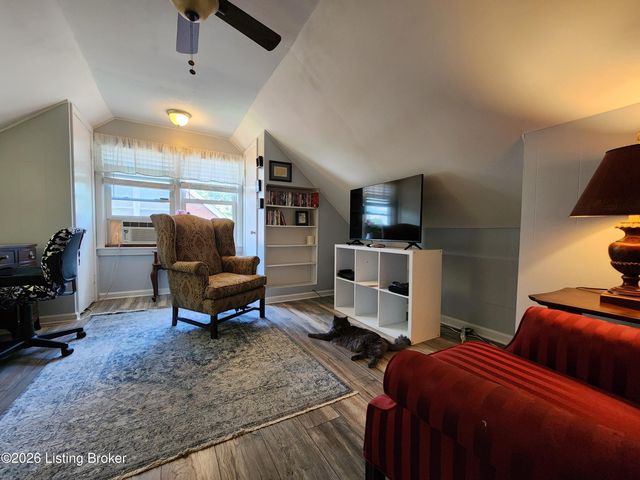 3011 Betty Ln, Louisville, KY 40205