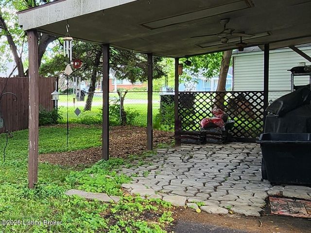 3011 Betty Ln, Louisville, KY 40205