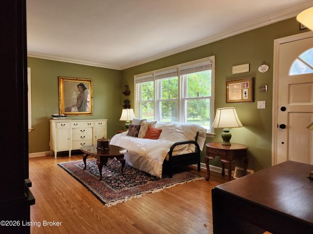 3011 Betty Ln, Louisville, KY 40205