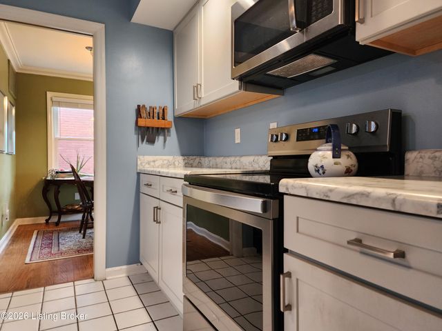 3011 Betty Ln, Louisville, KY 40205