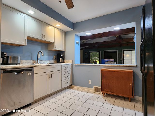 3011 Betty Ln, Louisville, KY 40205