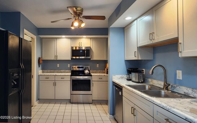 3011 Betty Ln, Louisville, KY 40205