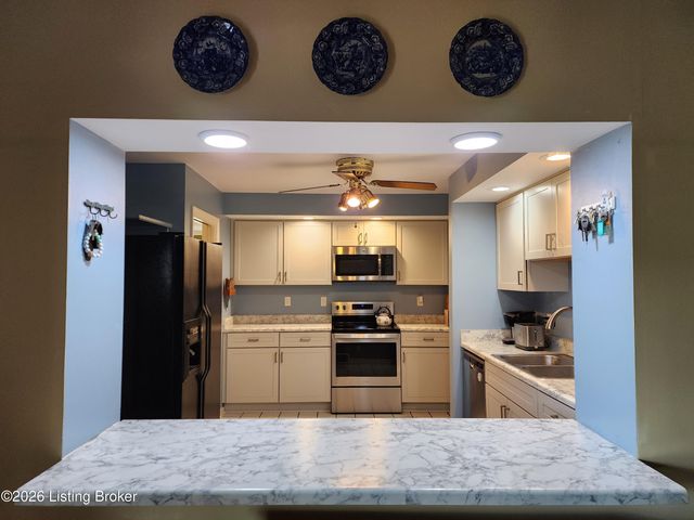 3011 Betty Ln, Louisville, KY 40205