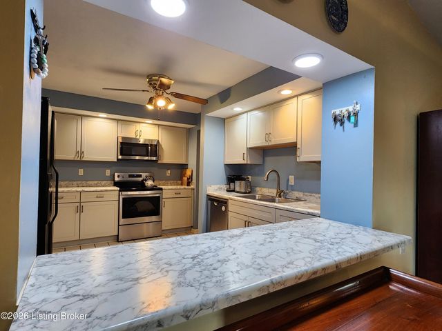 3011 Betty Ln, Louisville, KY 40205