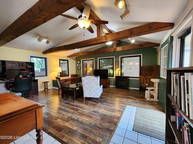 3011 Betty Ln, Louisville, KY 40205