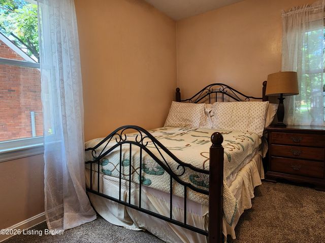 3011 Betty Ln, Louisville, KY 40205