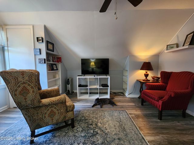 3011 Betty Ln, Louisville, KY 40205