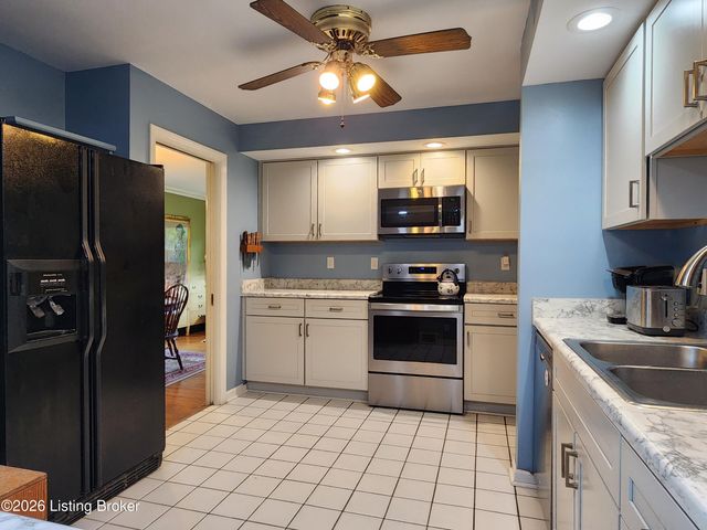3011 Betty Ln, Louisville, KY 40205
