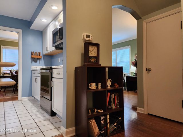 3011 Betty Ln, Louisville, KY 40205