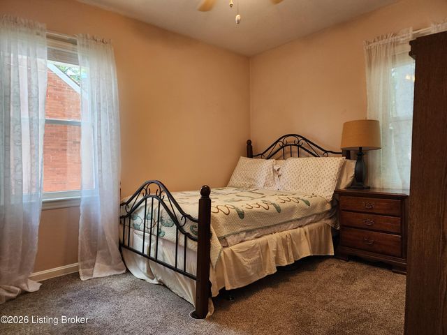 3011 Betty Ln, Louisville, KY 40205