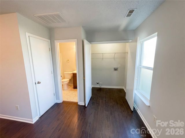 1136 Ballina Way, Charlotte, NC 28214