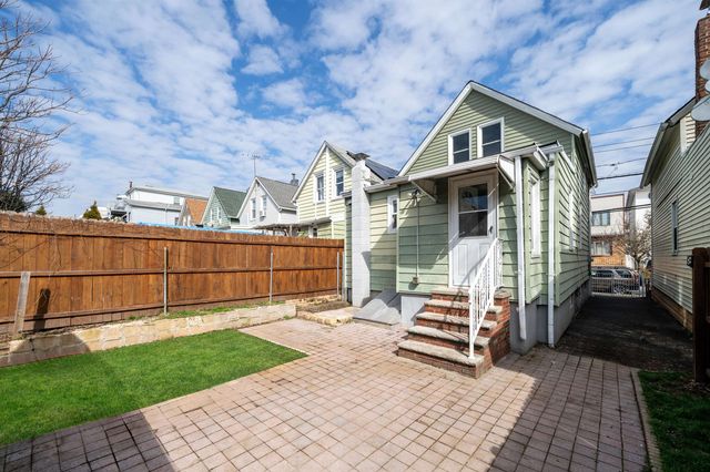 46 EAST 16TH ST, Bayonne, NJ 07002