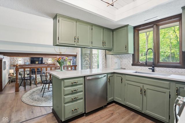 755 Round Court, Zionsville, IN 46077
