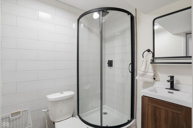 755 Round Court, Zionsville, IN 46077