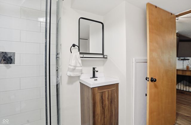 755 Round Court, Zionsville, IN 46077