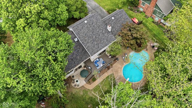 755 Round Court, Zionsville, IN 46077