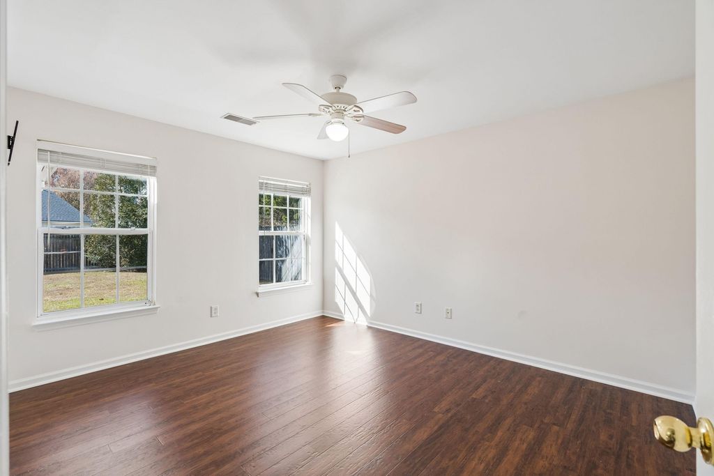 Image 13 of property listing at 1207 Shadow Mist Lane, Charleston, SC 29492