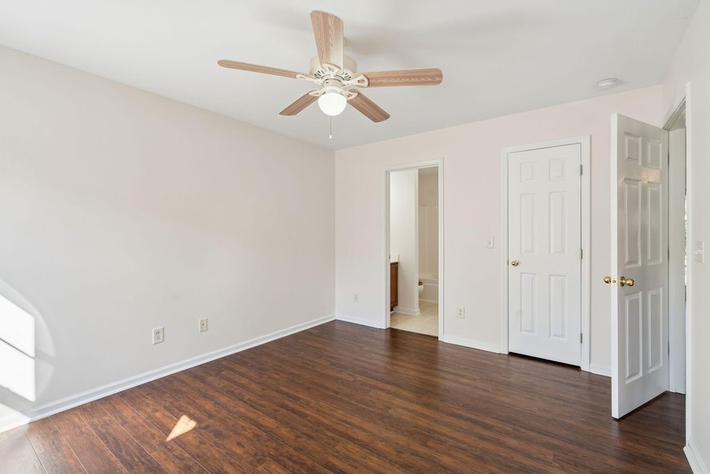 Image 14 of property listing at 1207 Shadow Mist Lane, Charleston, SC 29492