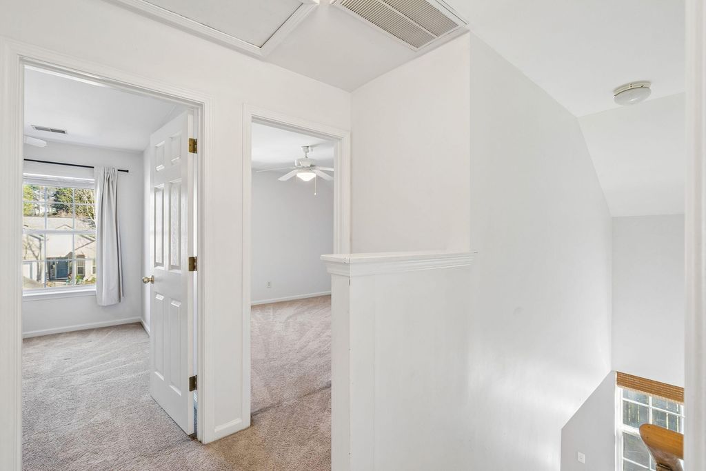 Image 18 of property listing at 1207 Shadow Mist Lane, Charleston, SC 29492