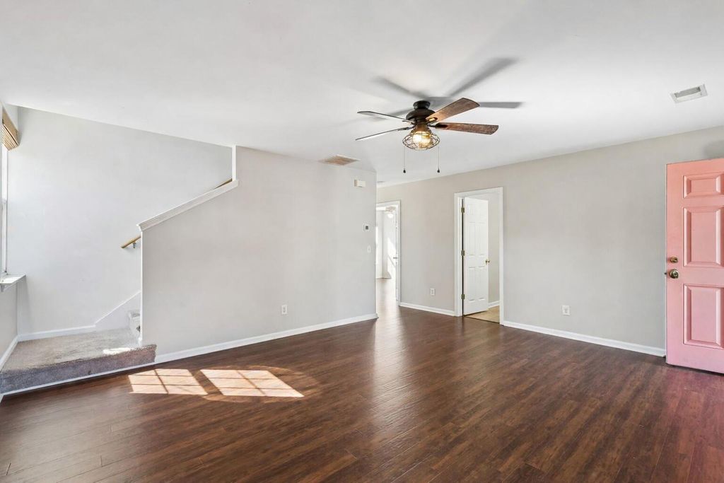 Image 2 of property listing at 1207 Shadow Mist Lane, Charleston, SC 29492