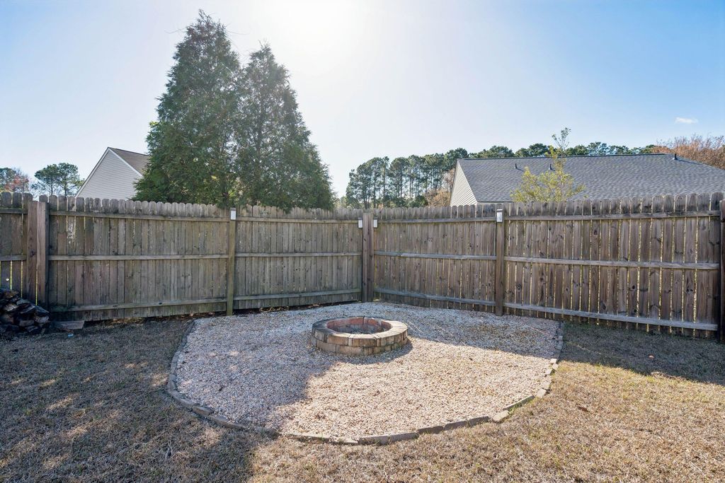 Image 35 of property listing at 1207 Shadow Mist Lane, Charleston, SC 29492