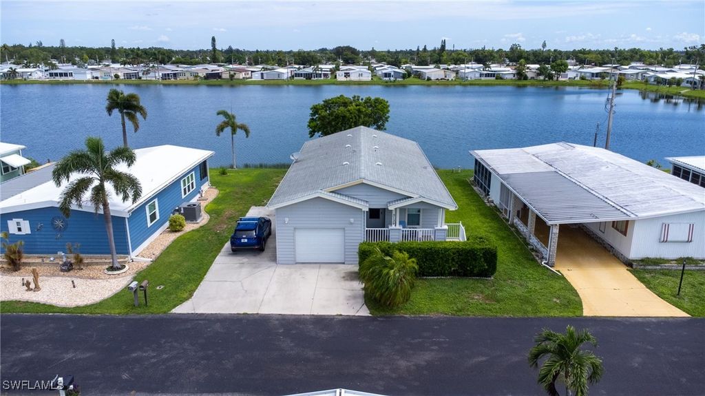 3139 Indian Village LN, North Fort Myers, FL 33917