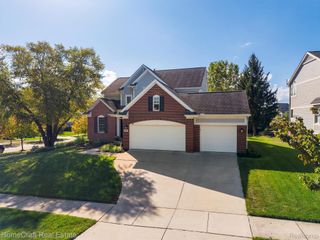 6031 BALMORAL Way, Commerce Charter Township, MI 48382