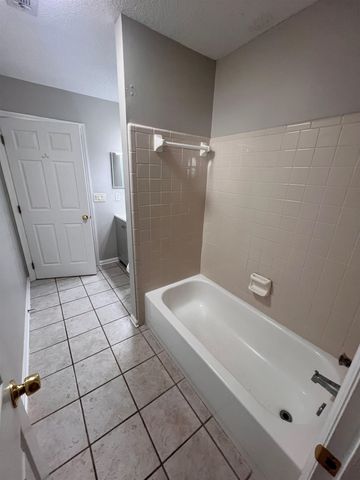 1949 Rob Way, Tallahassee, FL 32303