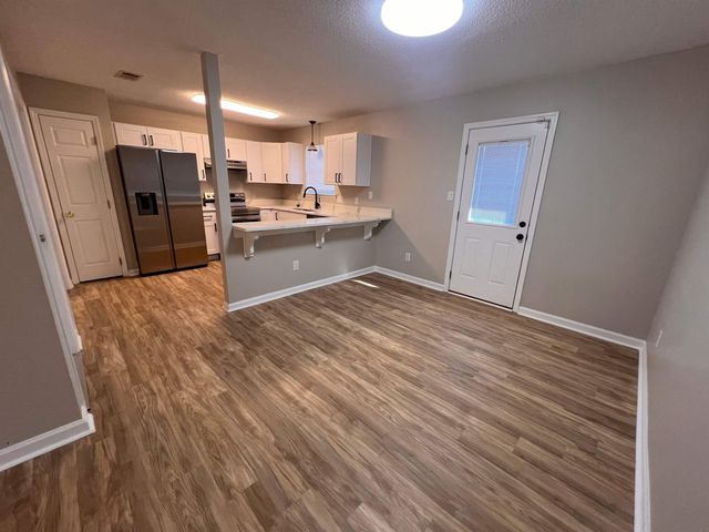 1949 Rob Way, Tallahassee, FL 32303