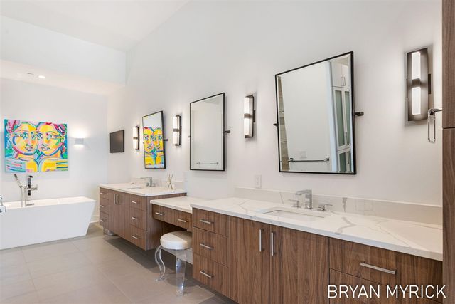 159 S River Avenue 505, Holland, MI 49423