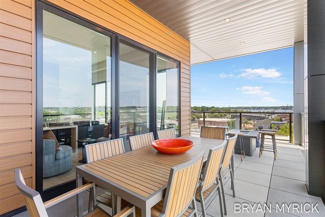 159 S River Avenue 505, Holland, MI 49423