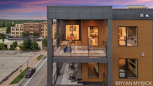 159 S River Avenue 505, Holland, MI 49423